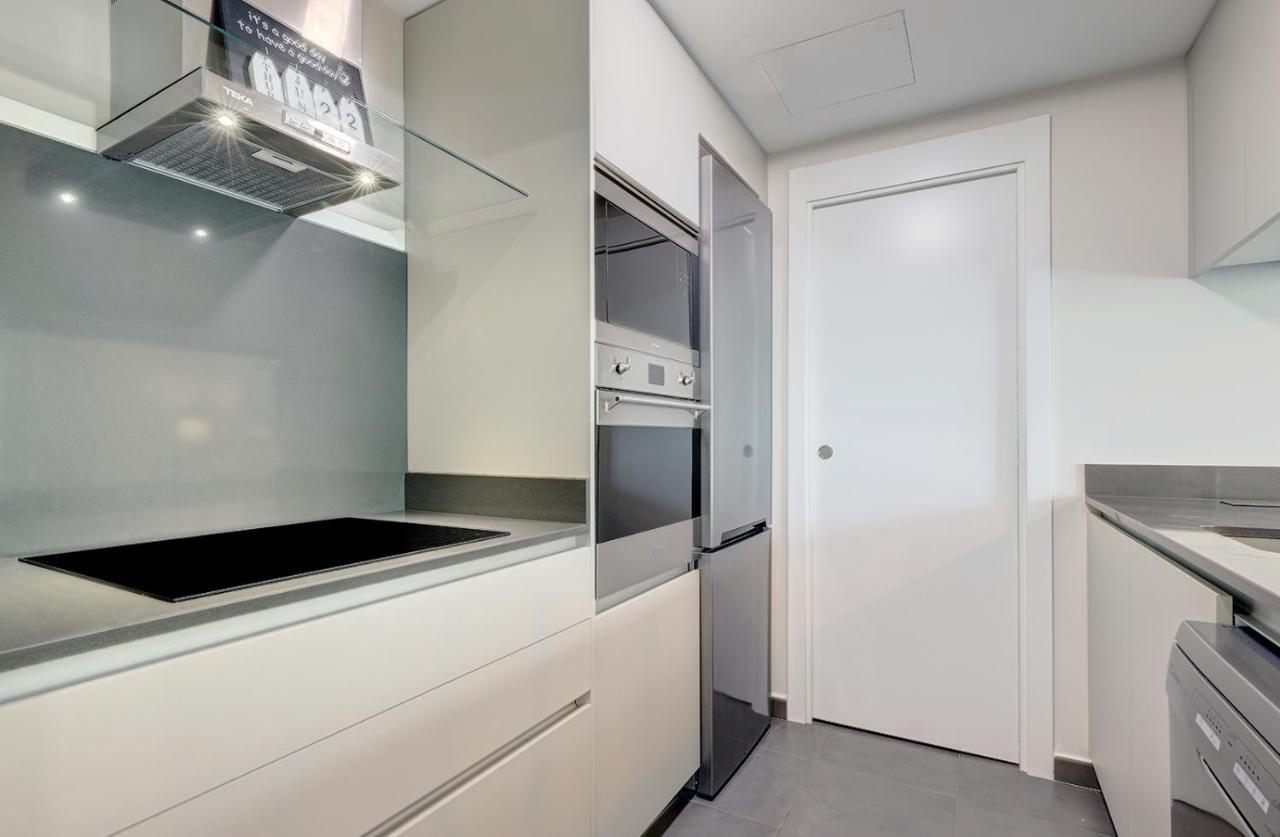 Stylish 2 Bedroom Apartment In Estepona Old Town エクステリア 写真