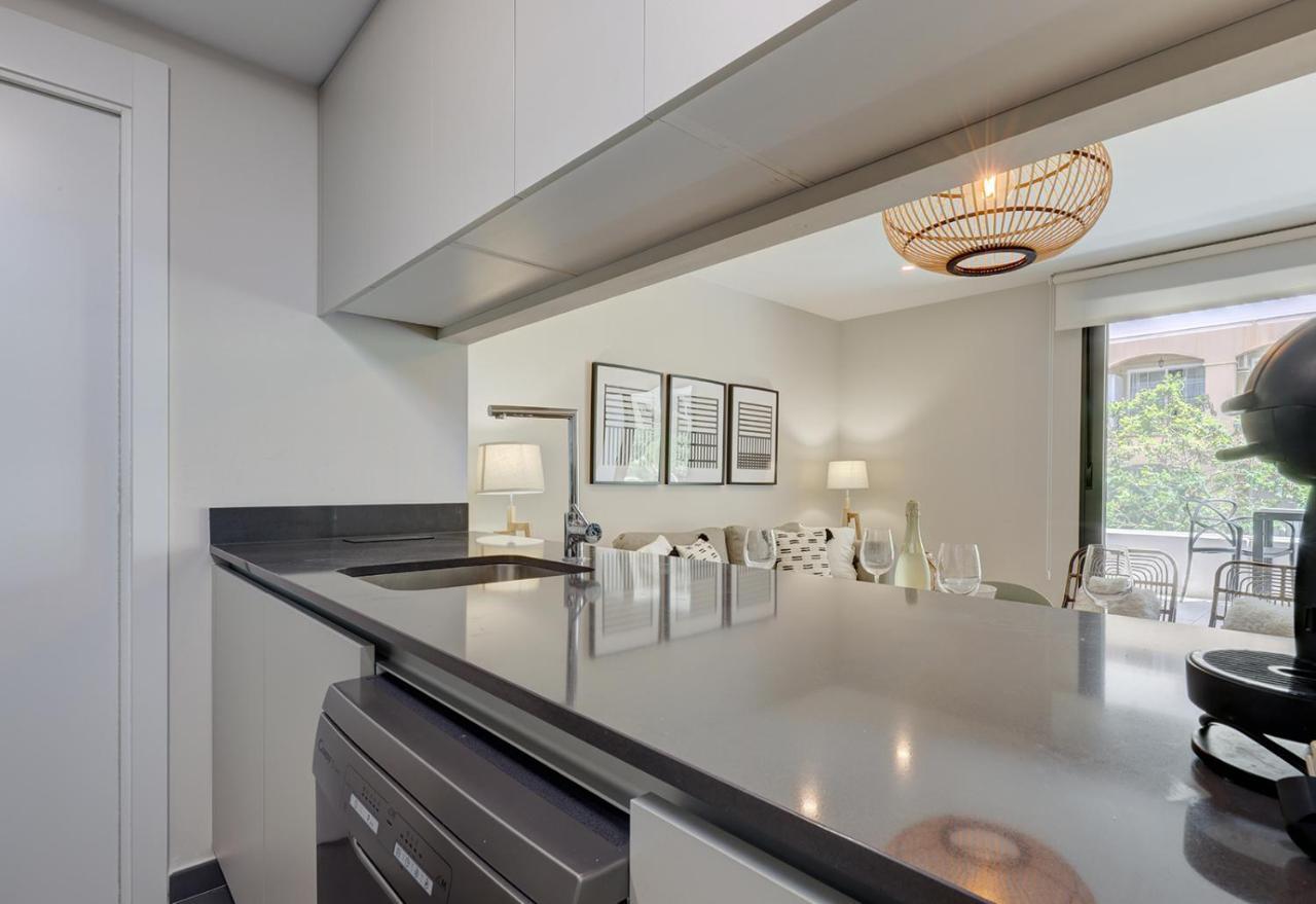 Stylish 2 Bedroom Apartment In Estepona Old Town エクステリア 写真